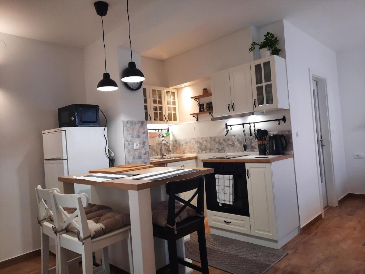Manda Ljubetic Sutivan Exterior foto