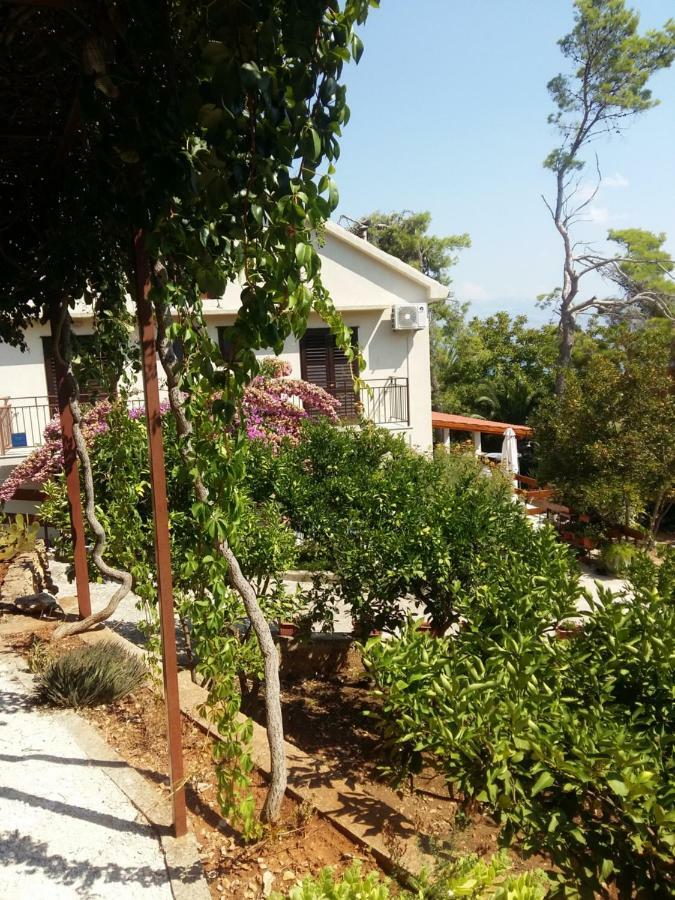 Manda Ljubetic Sutivan Exterior foto
