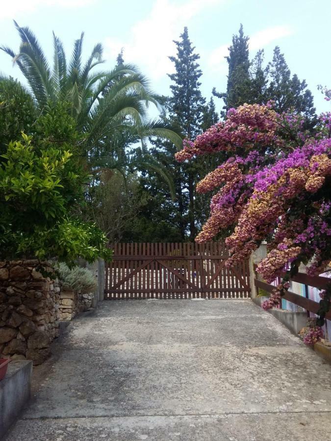 Manda Ljubetic Sutivan Exterior foto