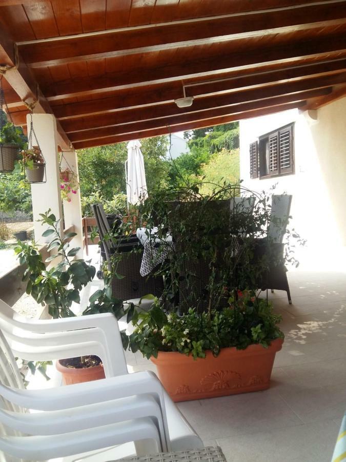 Manda Ljubetic Sutivan Exterior foto