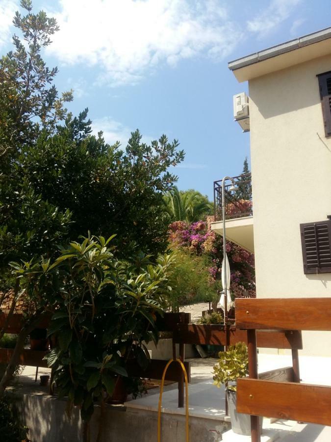 Manda Ljubetic Sutivan Exterior foto